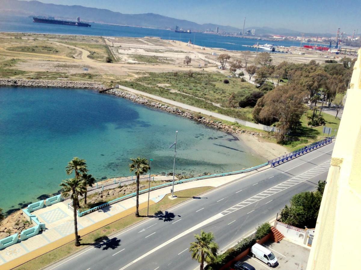 La Línea de la Concepción Apartamentos Vista A Tres Continentes מראה חיצוני תמונה